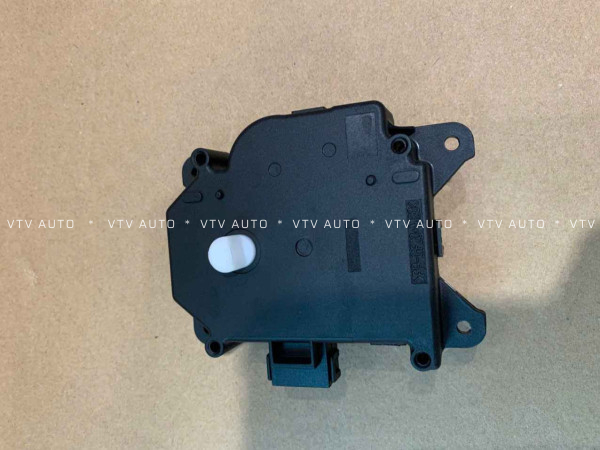 Mô Tơ Chỉnh Gió Điều Hòa Trong Táp Lô Bên Trái Highlander 07-22