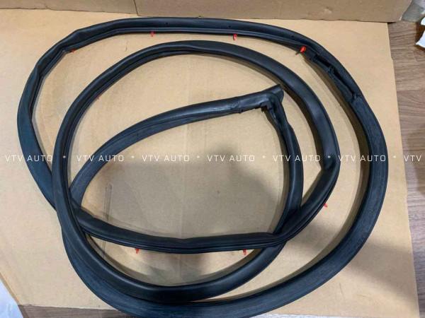 Gioăng Xốp Trên Cánh Cửa Sau Trái  Altis 01-07