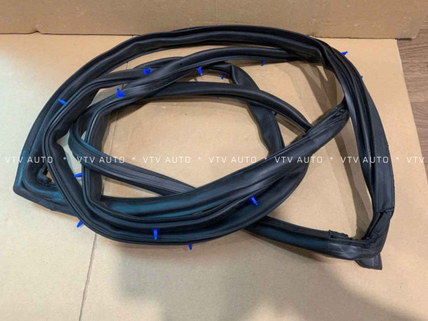 Gioăng Xốp Trên Cánh Cửa Sau Trái Highlander 07-15