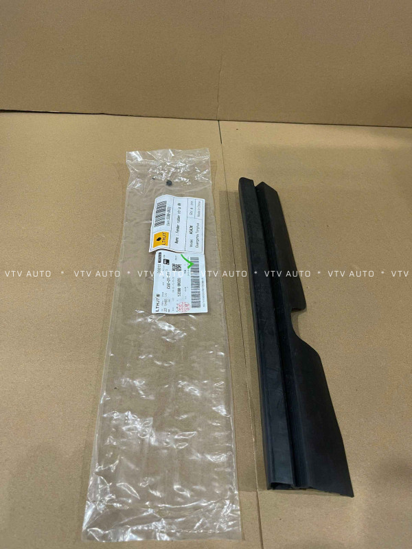 Gioăng Mép Thành Khoang Máy Bên Phải Rav4 06-12