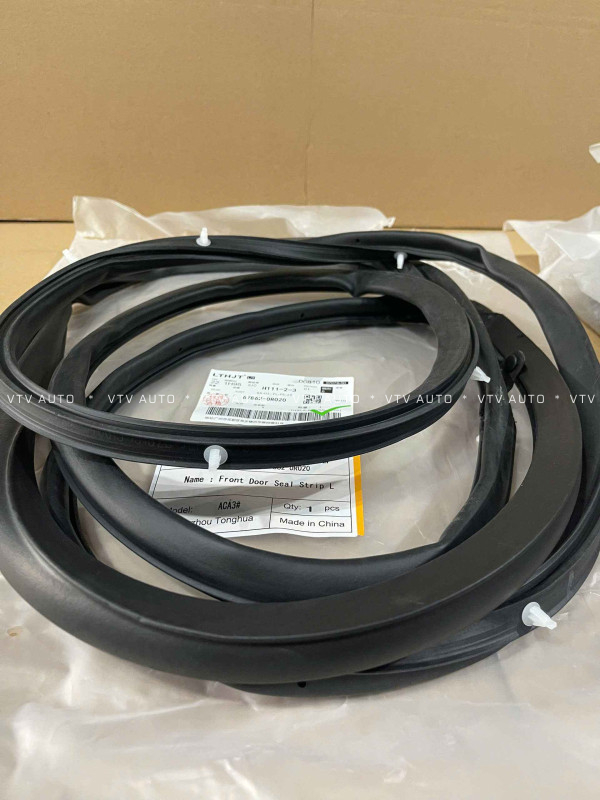 Gioăng Xốp Trên Cánh Cửa Trước Trái Rav4 06-12
