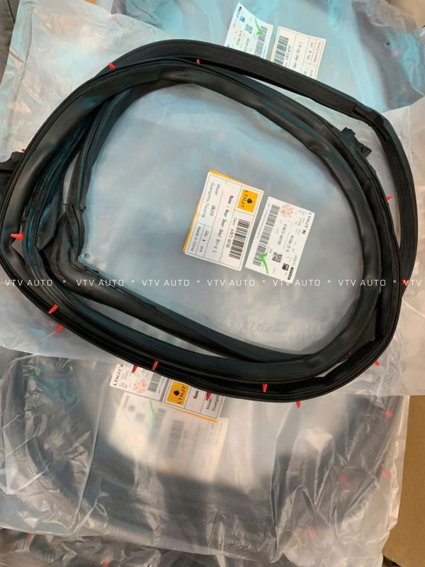 Gioăng Xốp Trên Cánh Cửa Sau Trái Toyota Prado 03-08