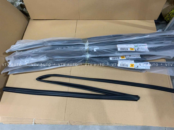 Gioăng Dẫn Kính , Trượt Kính Sau Phải Toyota Prado 03-08